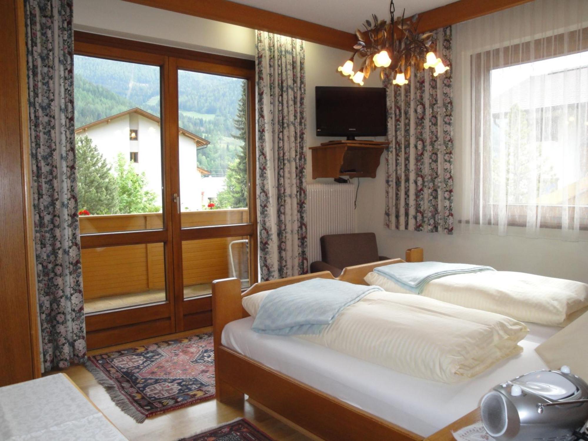 Pension & Appartement Steinwender Бад Клайнкирххайм Екстериор снимка