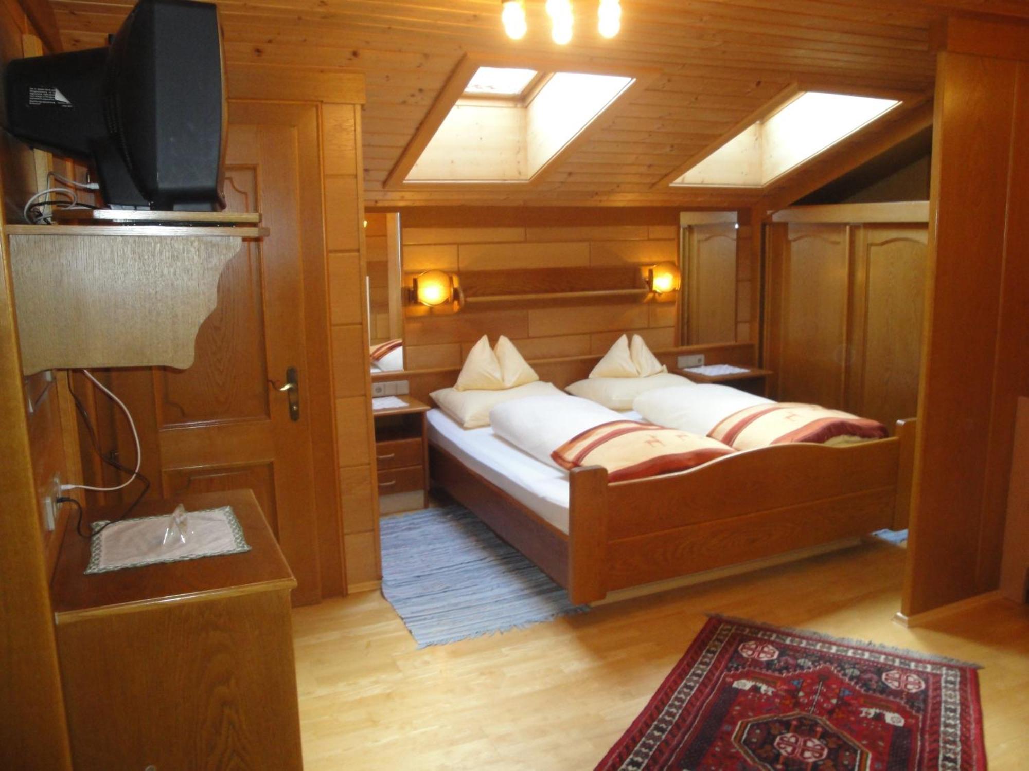 Pension & Appartement Steinwender Бад Клайнкирххайм Екстериор снимка
