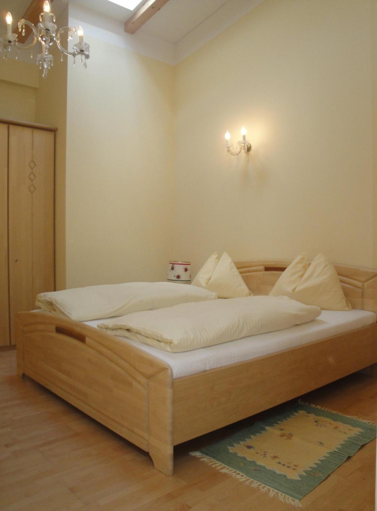 Pension & Appartement Steinwender Бад Клайнкирххайм Екстериор снимка