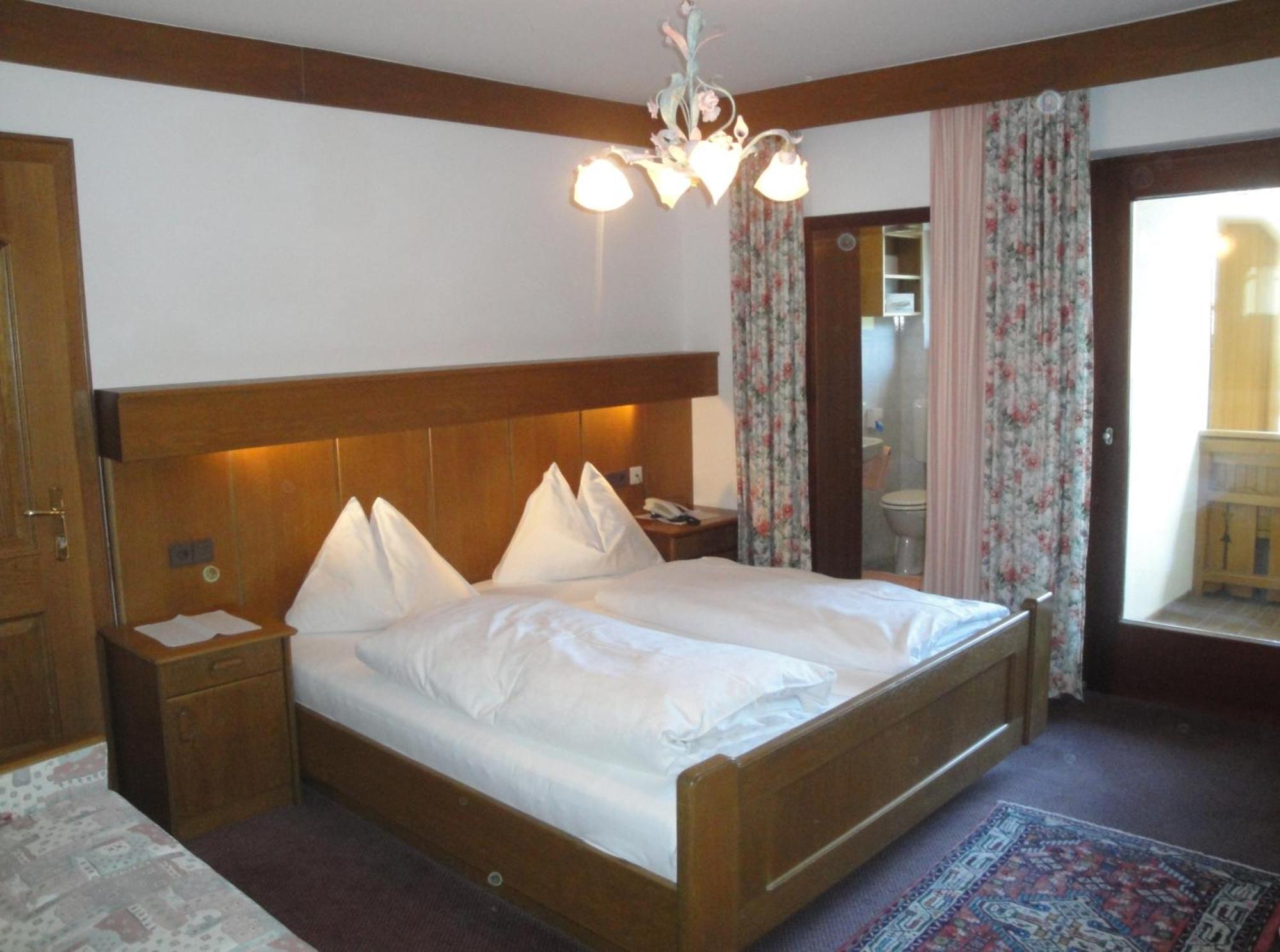 Pension & Appartement Steinwender Бад Клайнкирххайм Екстериор снимка