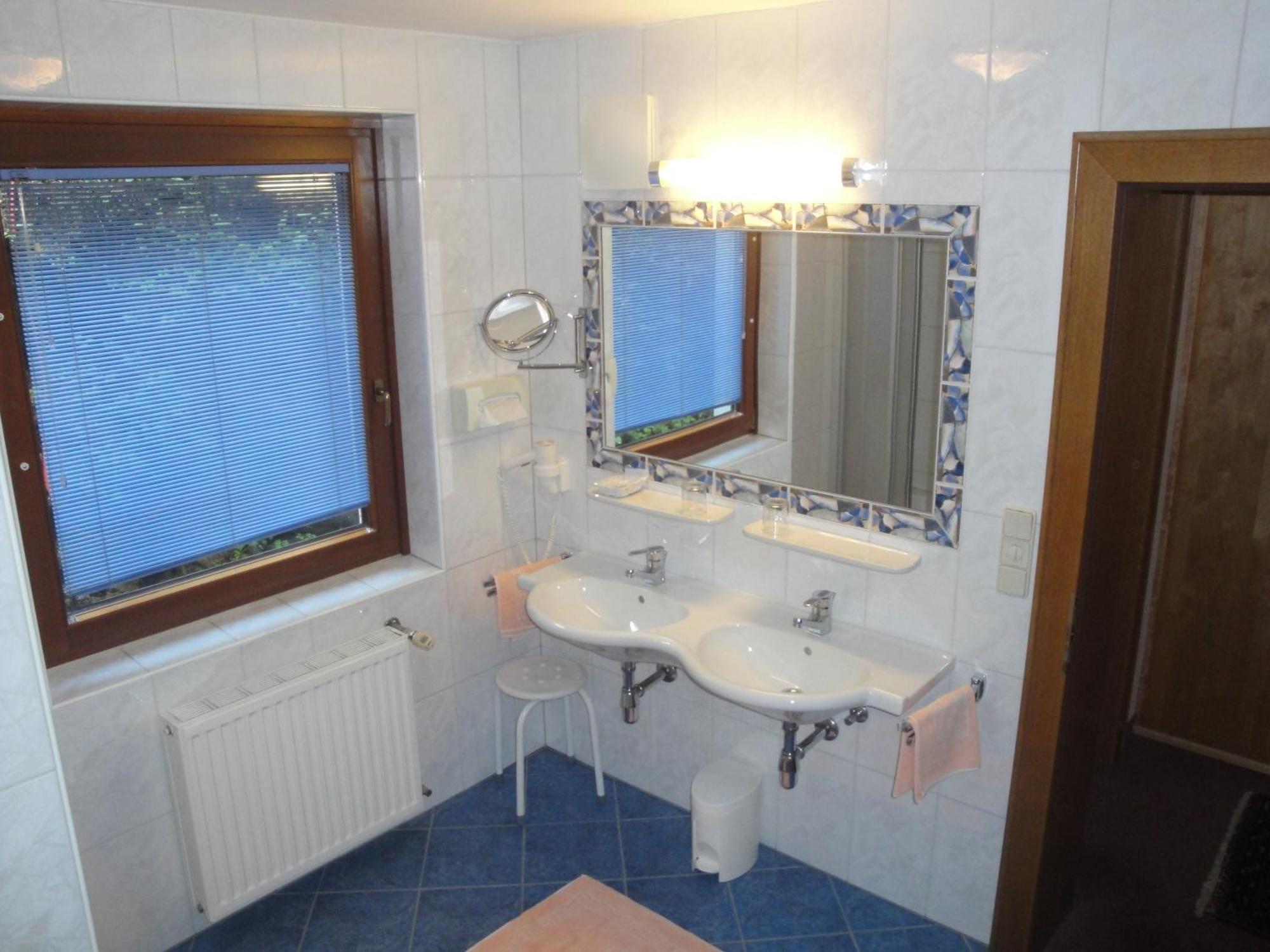 Pension & Appartement Steinwender Бад Клайнкирххайм Екстериор снимка